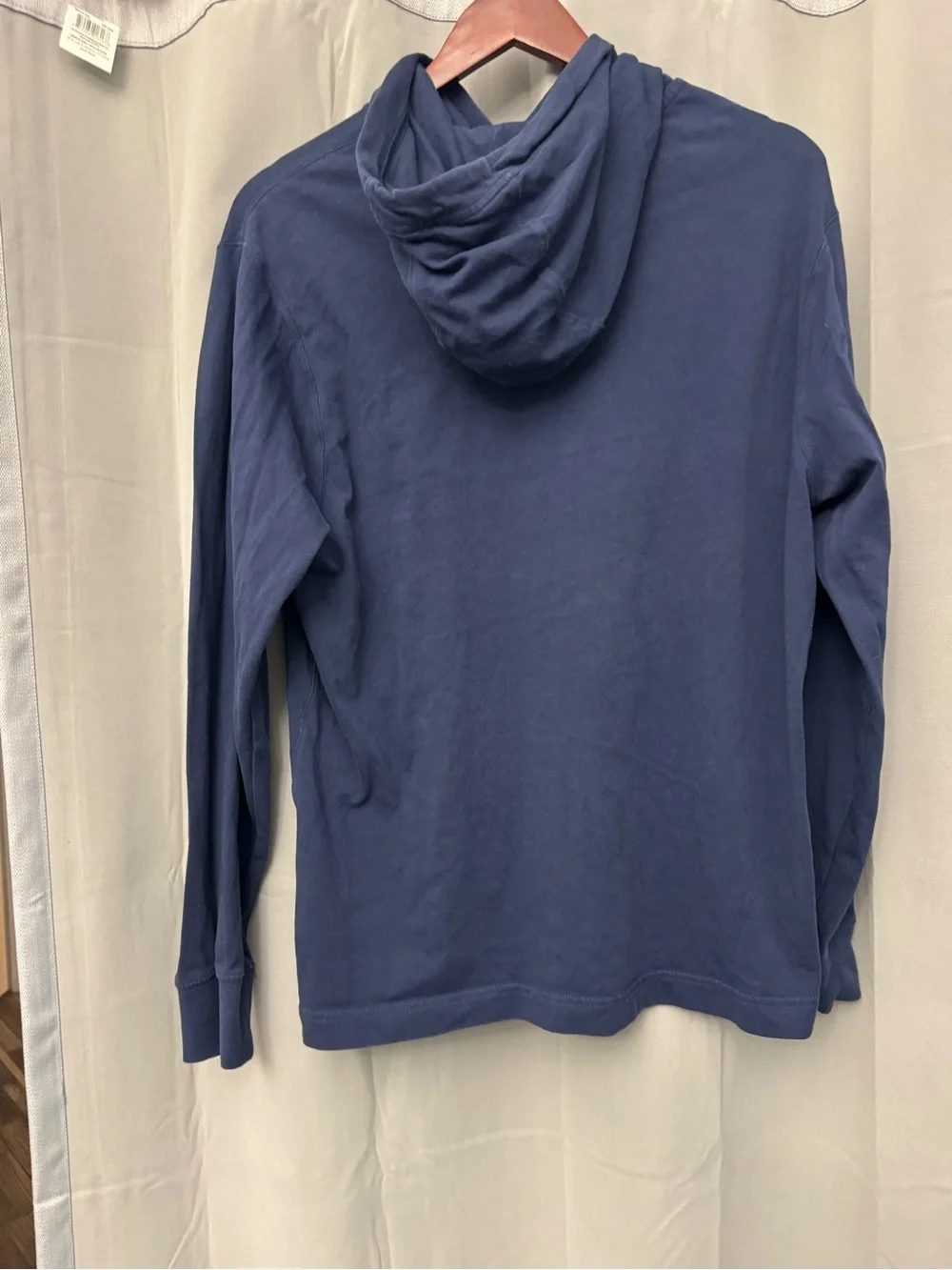 Nike Men's Navy Long-Sleeve Hooded Shirt Medium